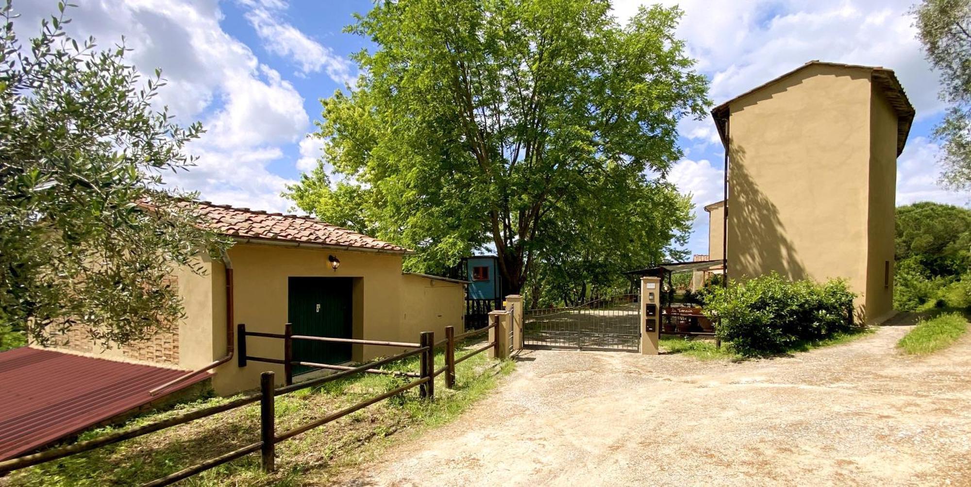 La Tonnaia Apartment Lari Exterior photo
