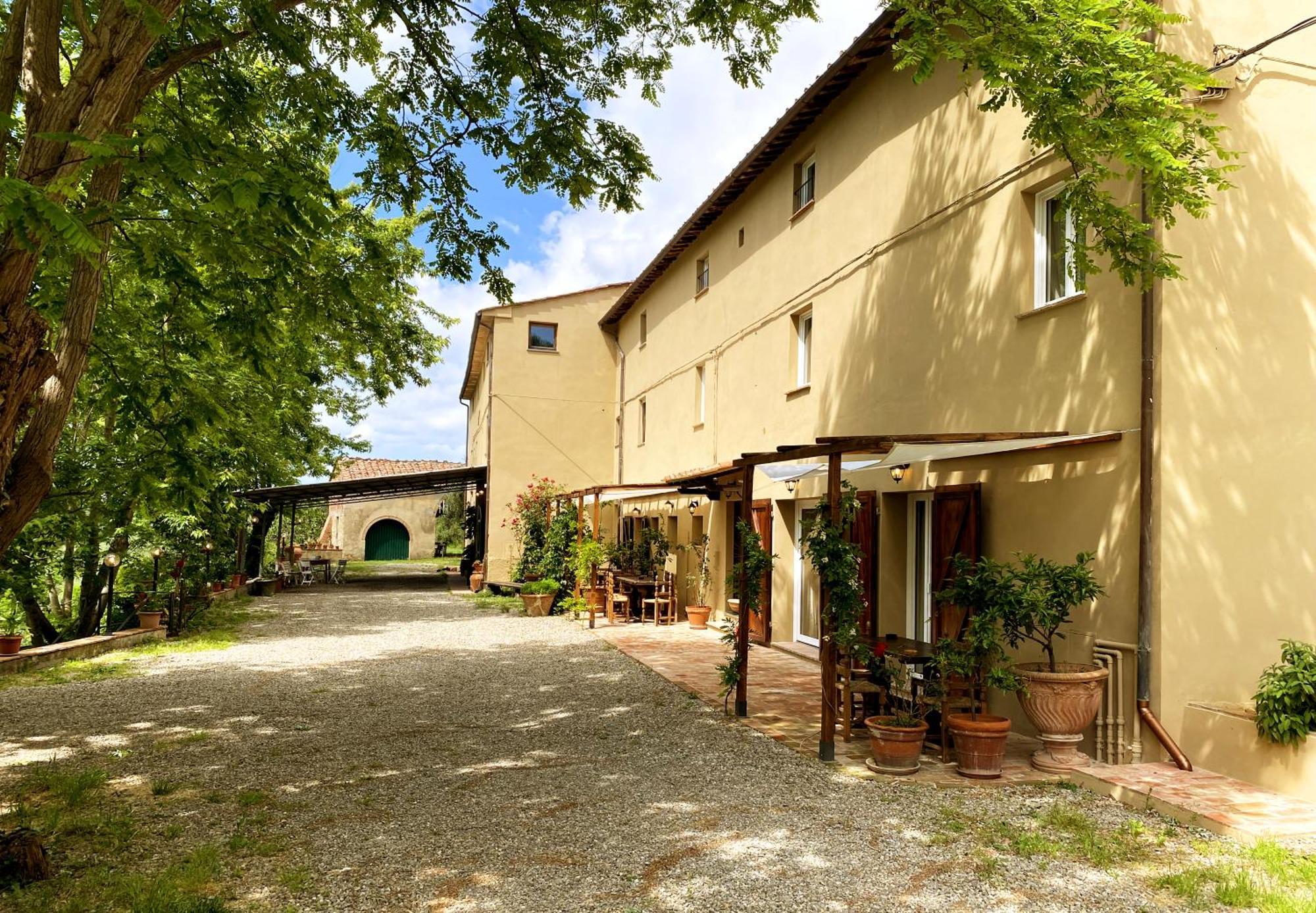 La Tonnaia Apartment Lari Exterior photo